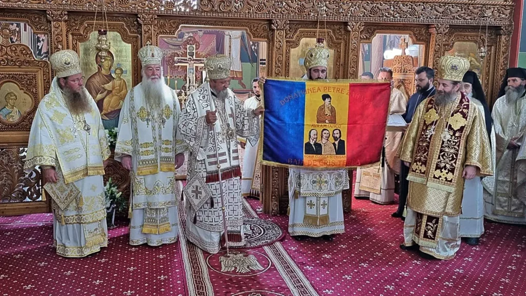 Țebea, 150 de ani: A fost sfințită pictura bisericii care veghează la mormântul lui Avram Iancu