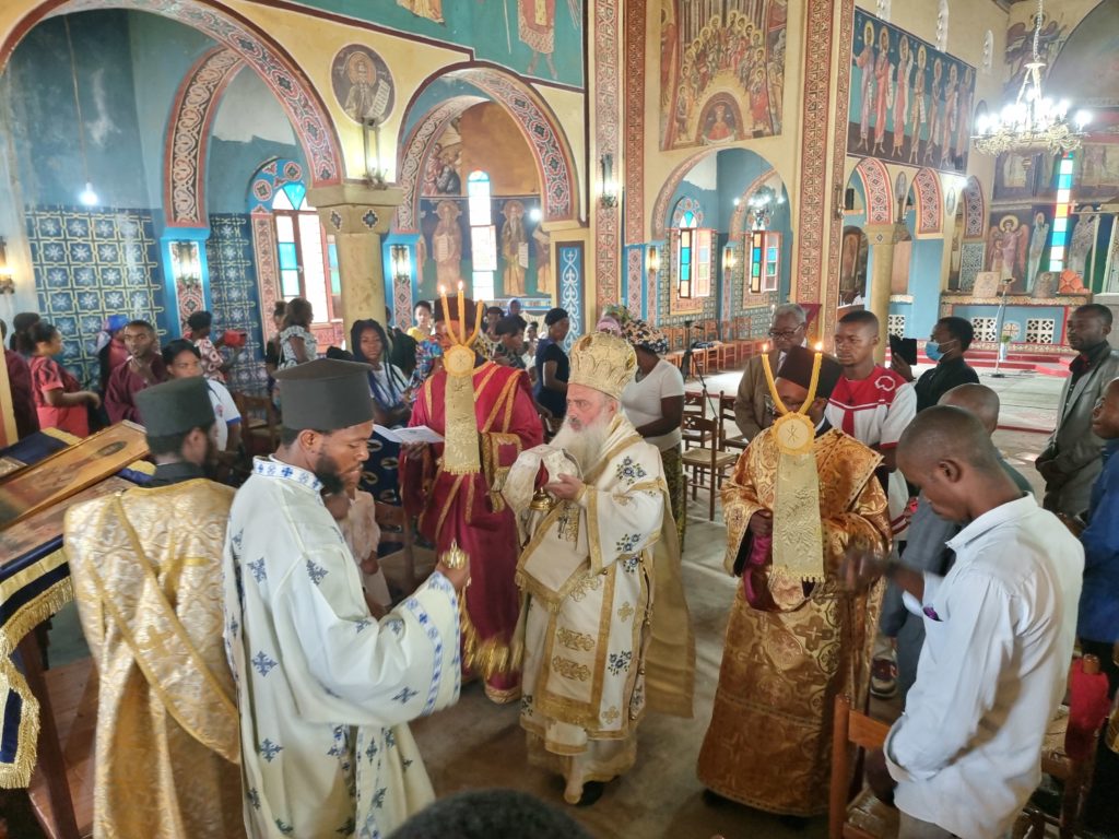 Τα πρώτα εγκαίνια Ναού στην Κινσάσα από τον Μητροπολίτη Θεοδόσιο
