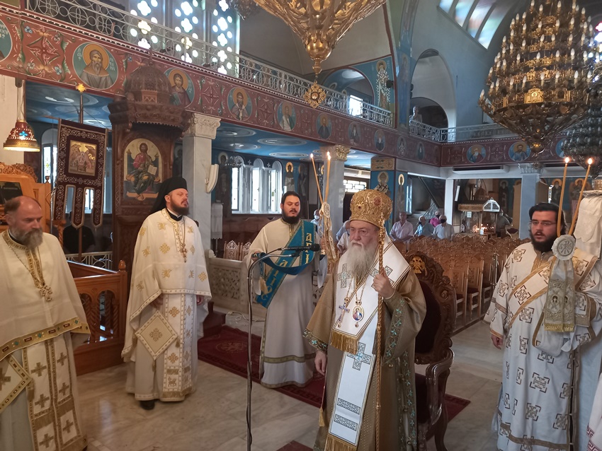 Ο Μητροπολίτης Κορίνθου λειτούργησε και τέλεσε μνημόσυνο στον Ι.Ν. Κοιμήσεως της Θεοτόκου Ιωνίας