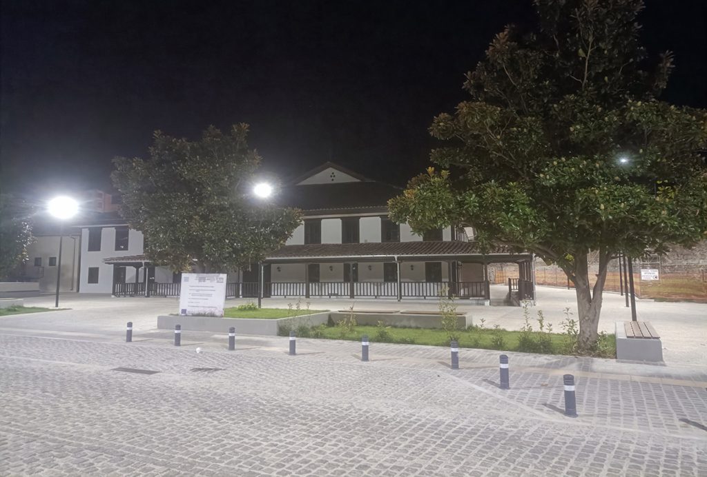 Φωταγωγήθηκε ο Μητροπολιτικός Ναός της Κομοτηνής ενόψει της έλευσης της Παναγίας του «Άξιον Εστί»