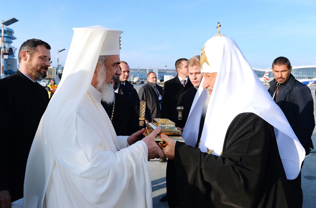 Ο Πατριάρχης Μόσχας συνεχάρη τον Πατριάρχη Ρουμανίας για την 15η επέτειο της ενθρόνισής του