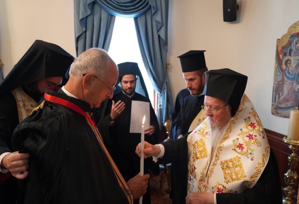 ‎منح رتبة ارشون لرجل اعمال قبرصي مقيم في بريطانيا