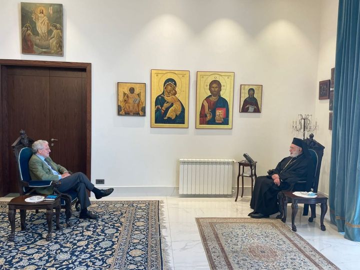 استقبل سيادة متروبوليت بيروت وتوابعها المطران الياس عوده سفير إسبانيا Mr. Jesus Santos الذي