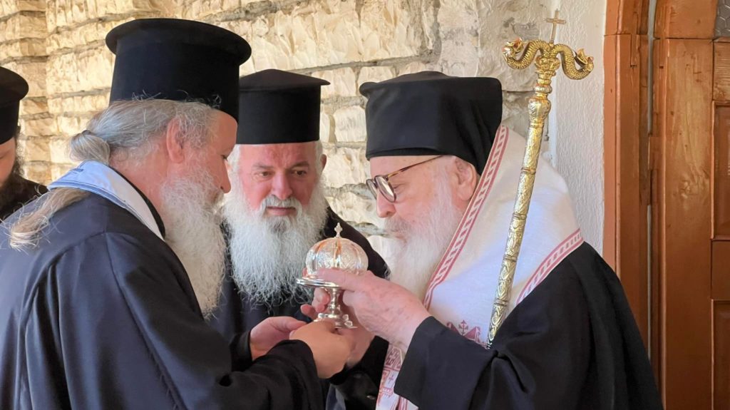 Në Mitropolinë e Shenjtë të Gjirokastrës: U Shenjtërua Kisha e Shën Kozmait të Etolisë në Çarshovë