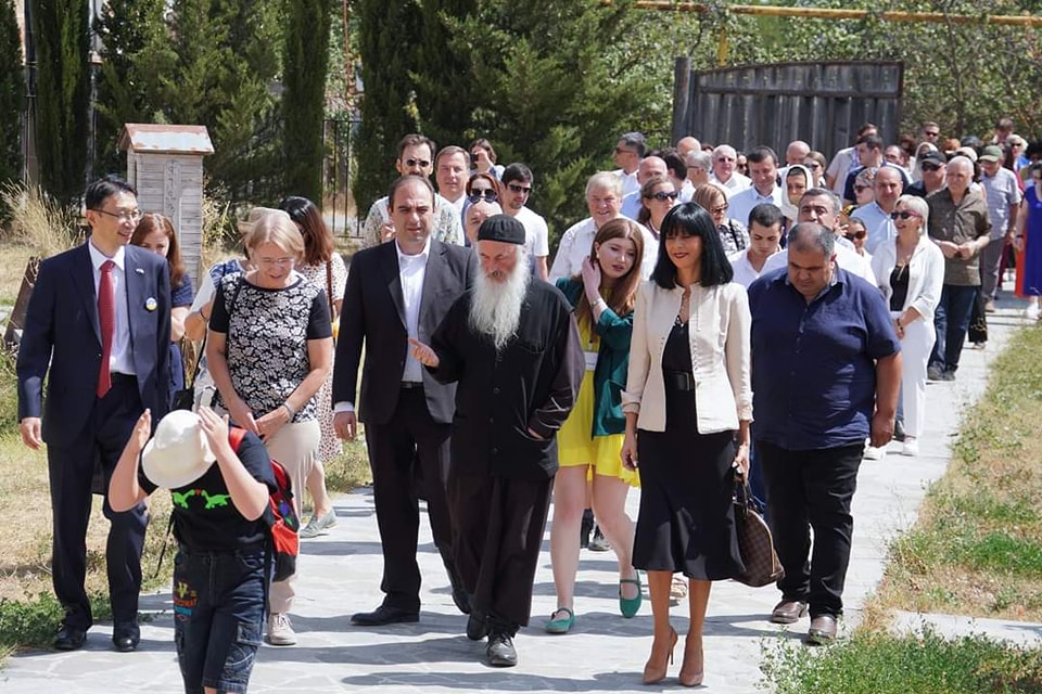 გორის მუნიციპალიტეტის სოფელ ნიქოზში ანიმაციური ფილმების მეათე საერთაშორისო ფესტივალი „ნიქოზი“ მიმდინარეობს.