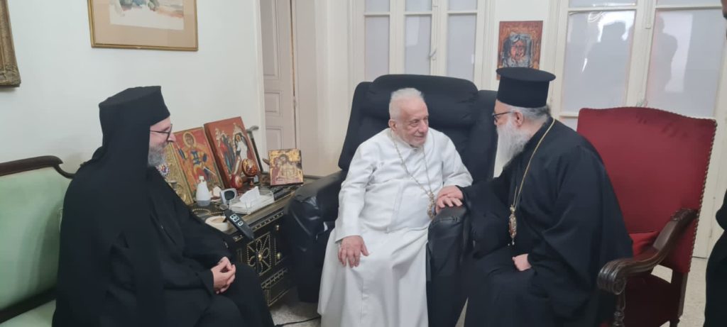 البطريرك يوحنا العاشر في زيارة تفقدية للمطران جورج خضر