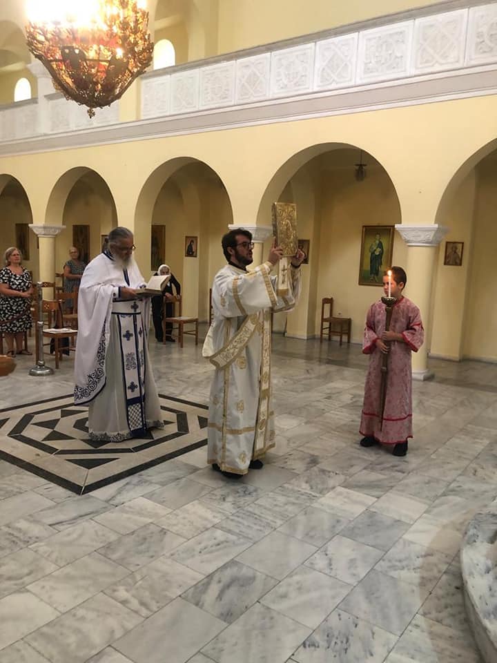Foto nga kremtimi I Liturgjise Hyjnore te dielen para Lartesimit te Kryqit.