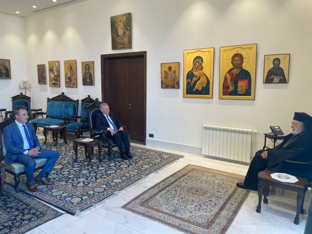 استقبل سيادة متروبوليت بيروت وتوابعها المطران الياس عوده المفوّض الرئاسي للشؤون الإنسانية وشؤون القبارصة في الخارج السيد Photis Photiou