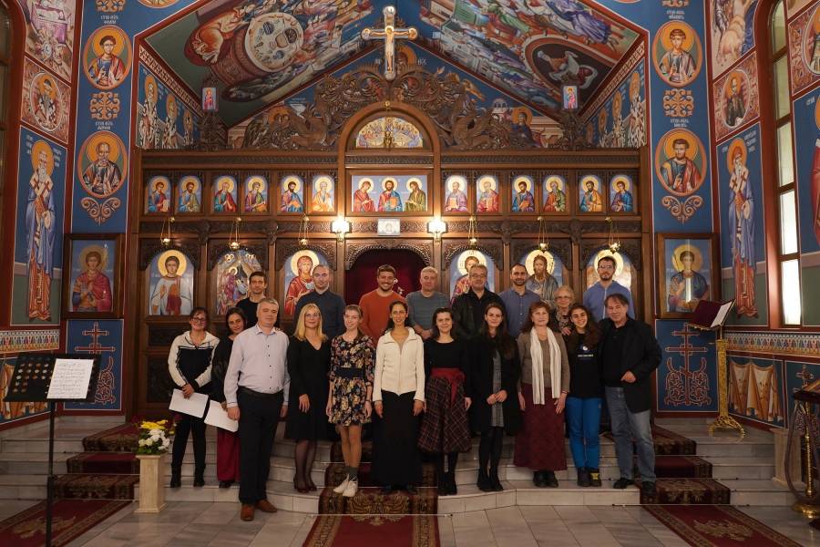 Смесен хор за едногласна църковна музика търси финансова подкрепа