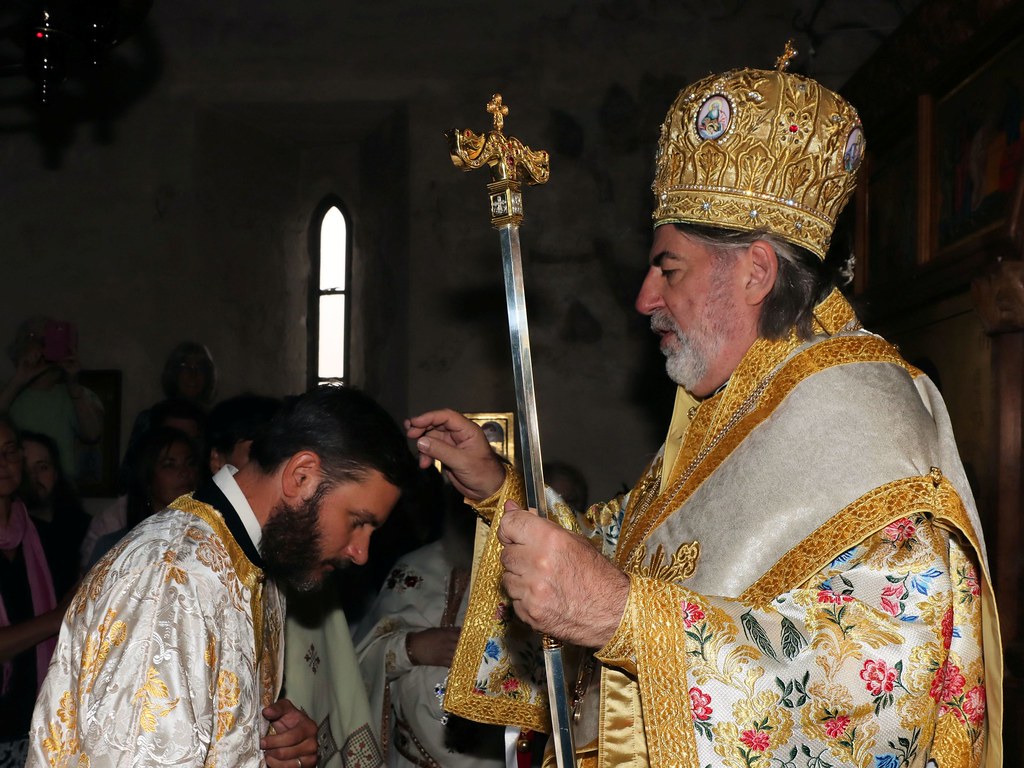 Χειροτονία νέου Πρεσβυτέρου στην Αρχιεπισκοπή Θυατείρων