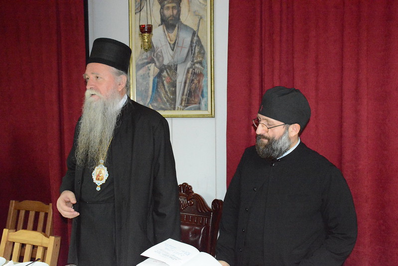 Митрополит Јоаникије уручио Света писма ученицима првог разреда Цетињске богословије