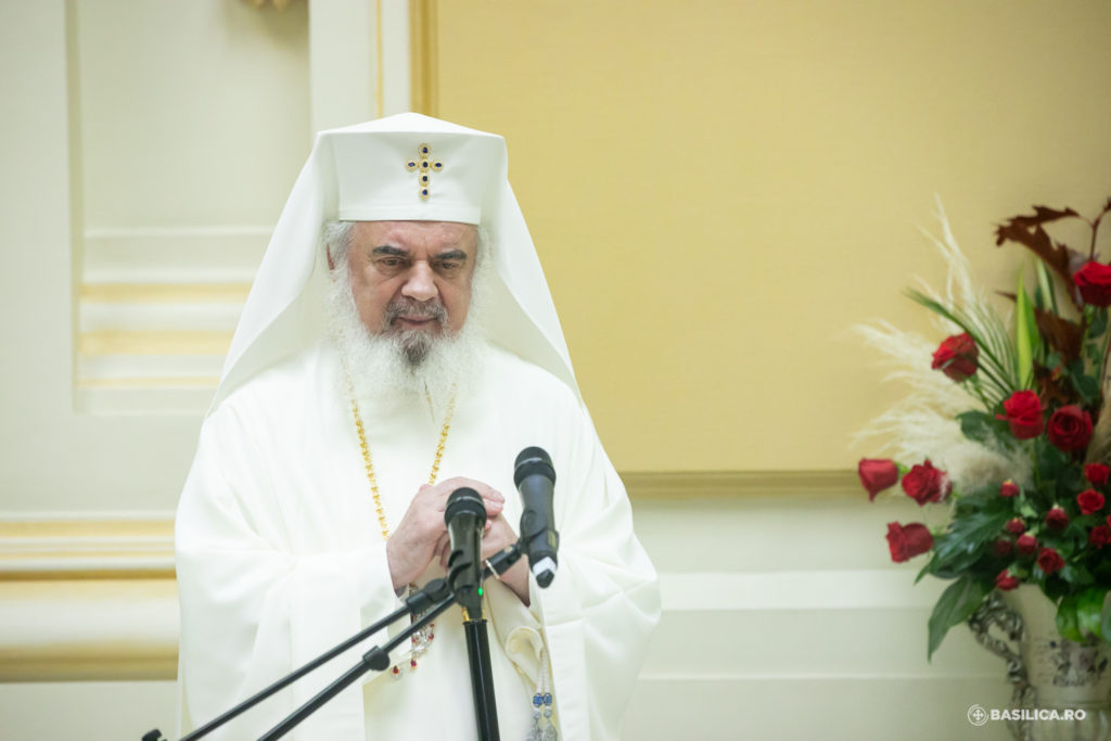 Să răspundem la încercări cu speranța care se naște din rugăciune, spune Patriarhul. Moment festiv la Palatul Patriarhiei