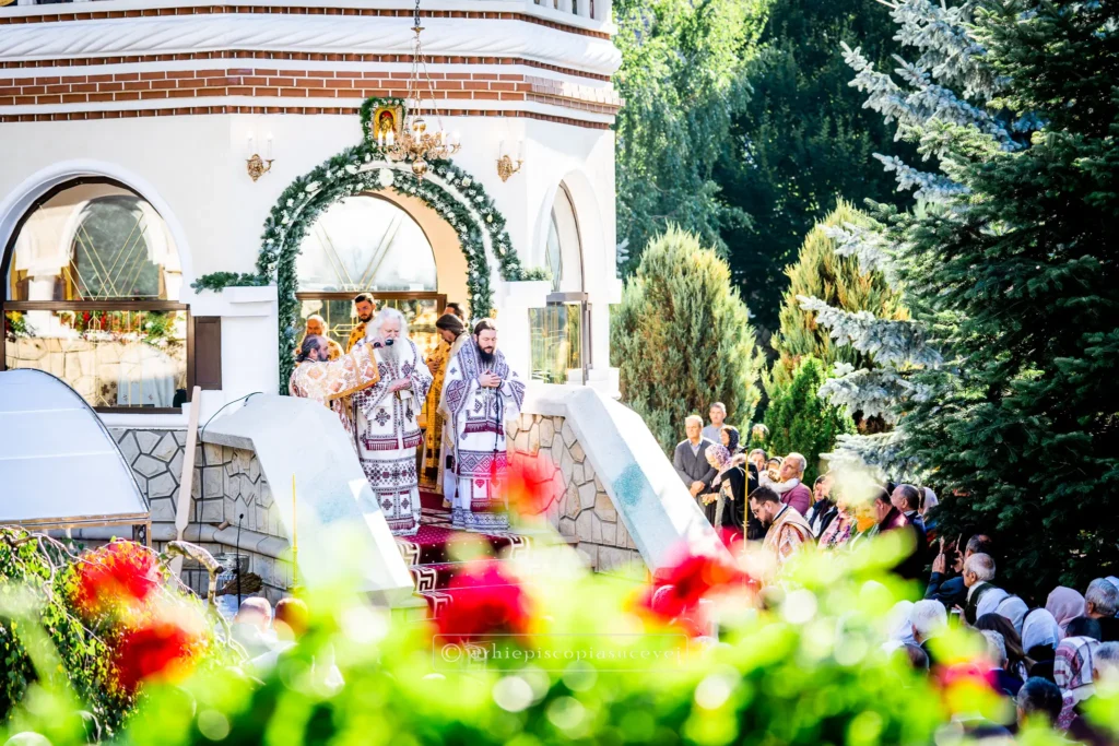 Arhiepiscopul Sucevei: Citiți rugăciuni către Maica Domnului. Prin acel „fie” al ei ne-a mijlocit șansa mântuirii