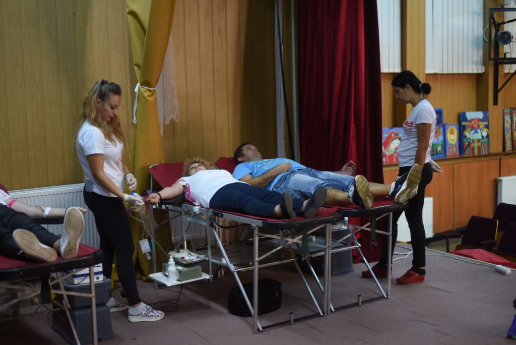 Peste 120 de tineri au donat sânge la Mizil