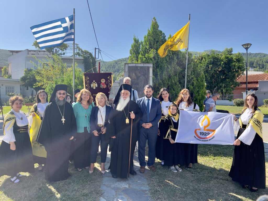 Ο Μητροπολίτης Θηβών τέλεσε μνημόσυνο για τα θύματα της Μικρασιατικής Καταστροφής