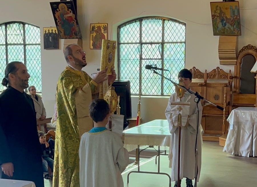 Αρχιεπισκοπή Θυατείρων: Θεία Λειτουργία στον Ι.Ν. Αγίου Βαρνάβα στο Wood Green (ΦΩΤΟ)