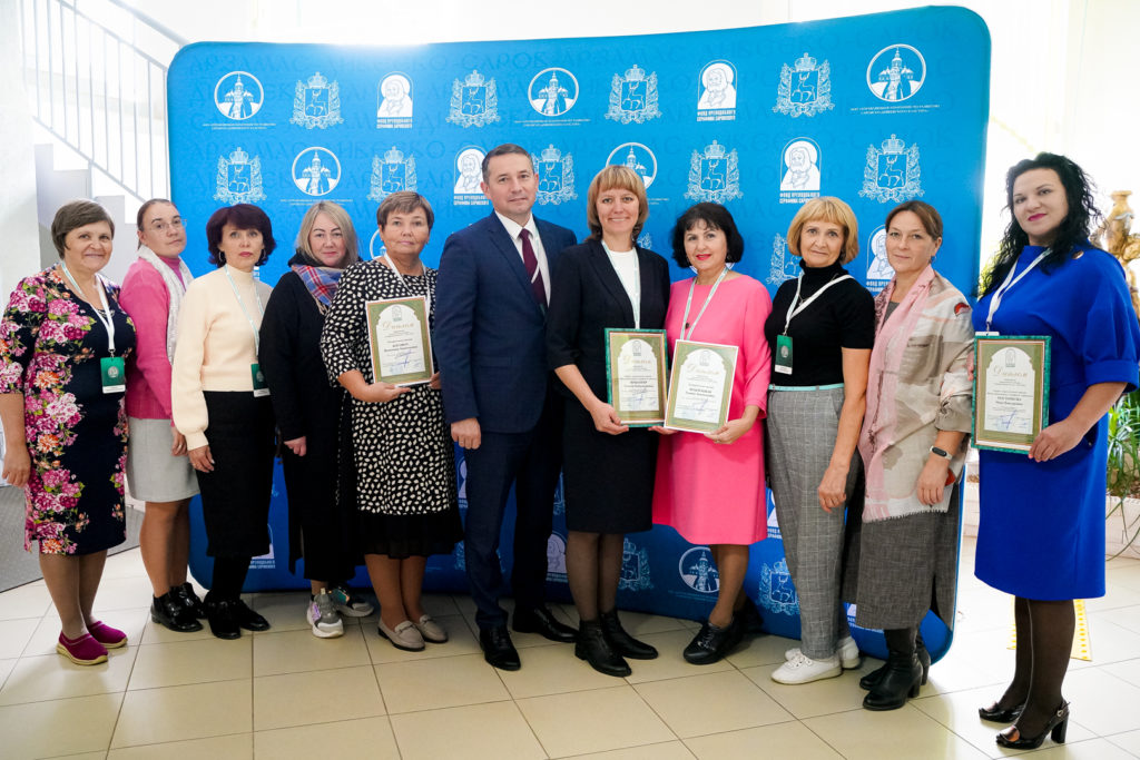 Глава Нижегородской митрополии вручил награды победителям конкурса «Серафимовский учитель — 2021/2022»