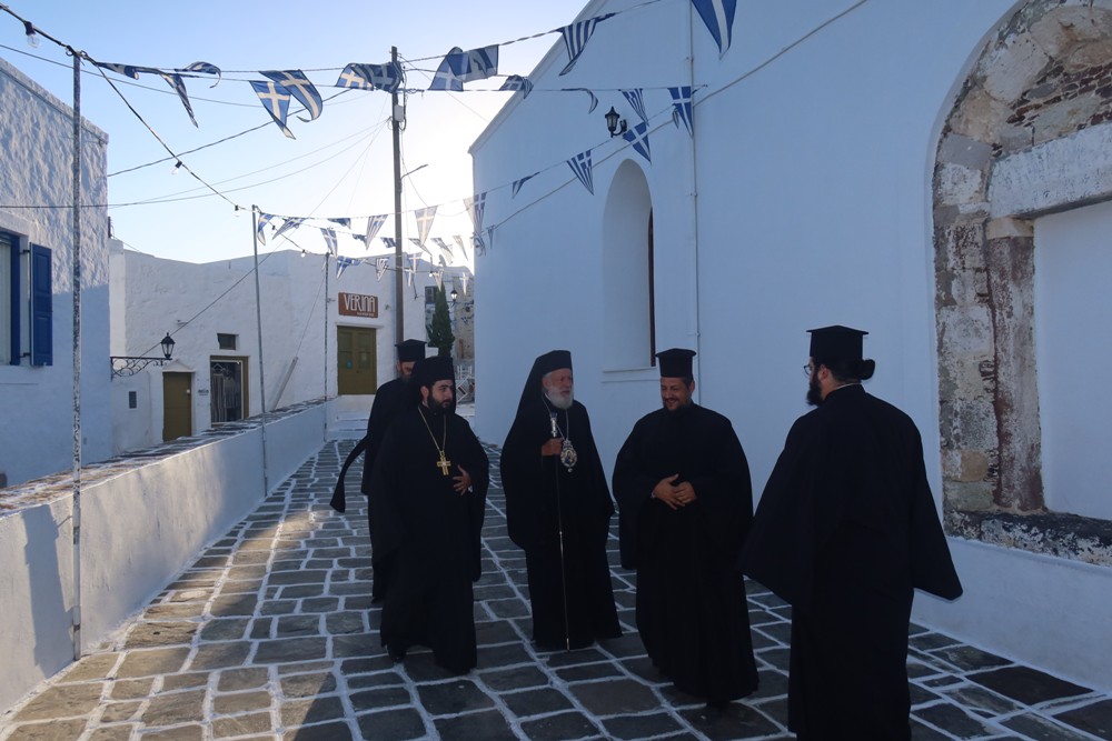 Ι.Μ Σύρου: Χειροτονία Διακόνου σε Πρεσβύτερο στην Παναγία Κορφιάτισσα της Μήλου (ΦΩΤΟ)