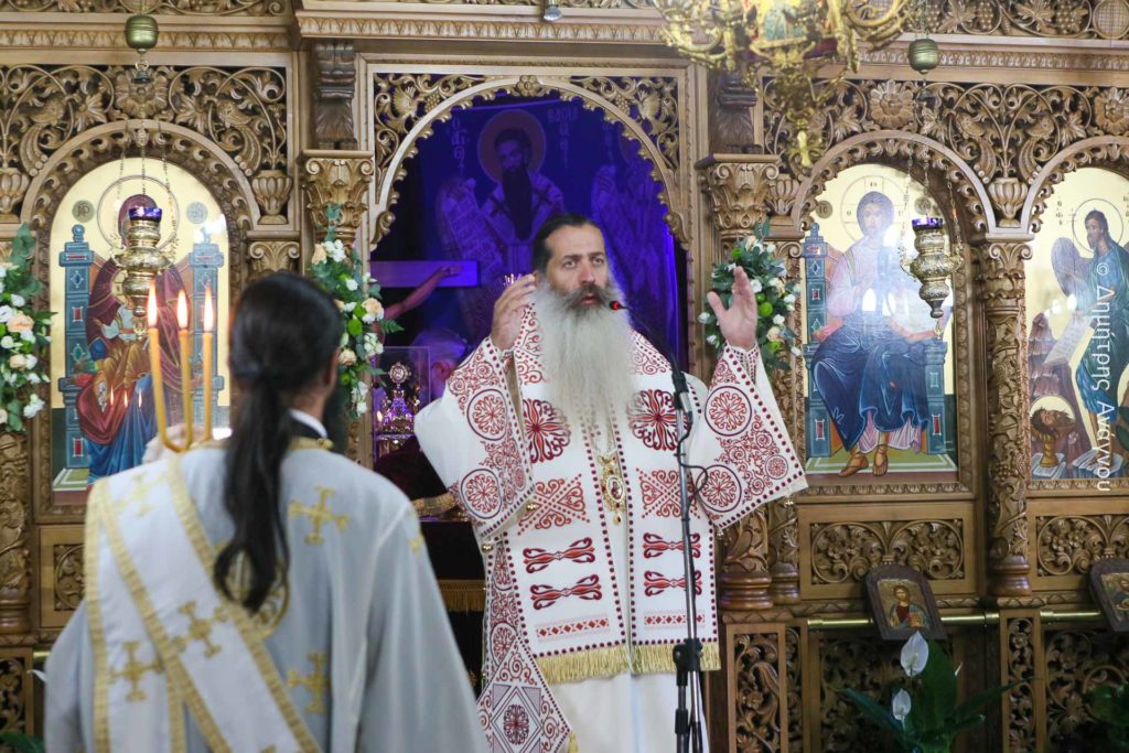 Φθιώτιδος Συμεών: «Οι Άγιοι δεν θυσιάζουν, αλλά θυσιάζονται»