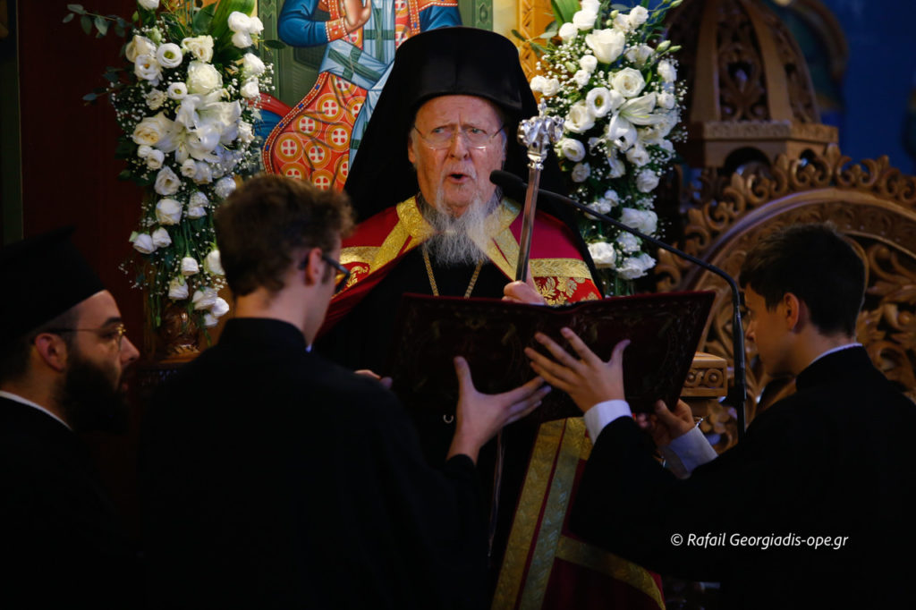 Φωτογραφίες από την Πατριαρχική Χοροστασία ενώπιον του “Άξιον Εστίν” στην Κομοτηνή
