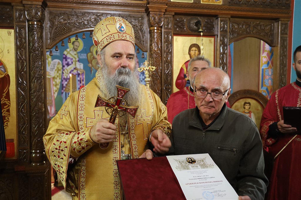 Епископ Фотије: У тајни крста се крије тајна васкрсења