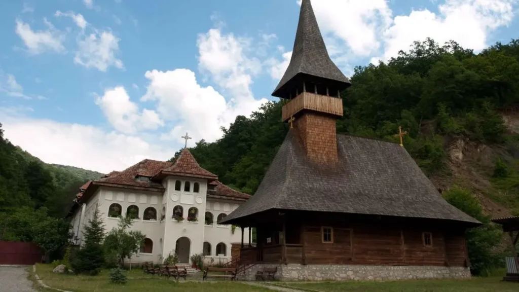 Cea mai veche mănăstire voievodală atestată documentar își serbează hramul
