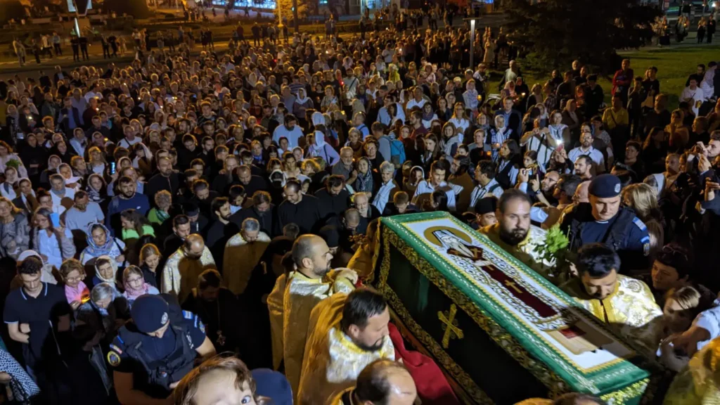 Timișoara: Mii de credincioși au participat la procesiunea cu cinstitele moaște ale Sfântului Iosif cel Nou de la Partoș