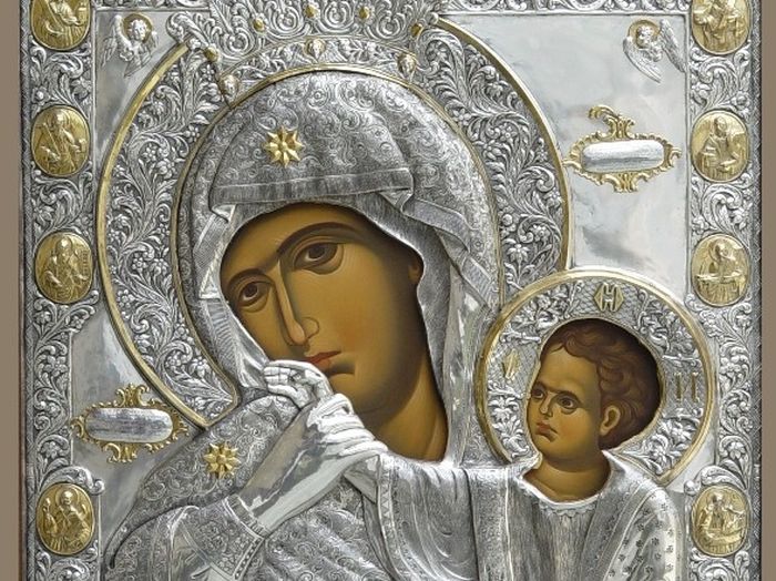 Η Ιερά Εικόνα της Παναγίας Παραμυθίας από την Ι.Μ.Μ. Βατοπαιδίου στο Τρίκορφο Φωκίδος