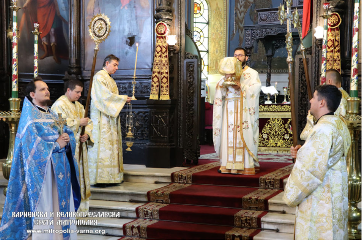Честване на великия Богородичен празник Рождество Богородично във Варна