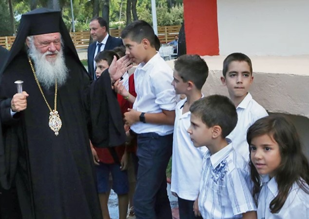 Атинският архиеп. Йероним към учениците: Училището е малка работилница на мира