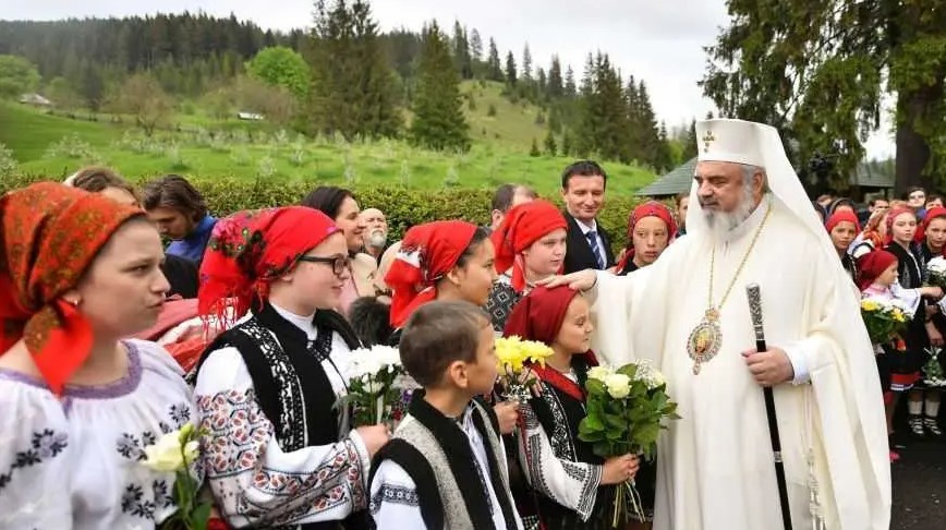 Έκκληση για βοήθεια από τον Πατριάρχη Ρουμανίας – Οι νέοι εγκαταλείπουν την χώρα