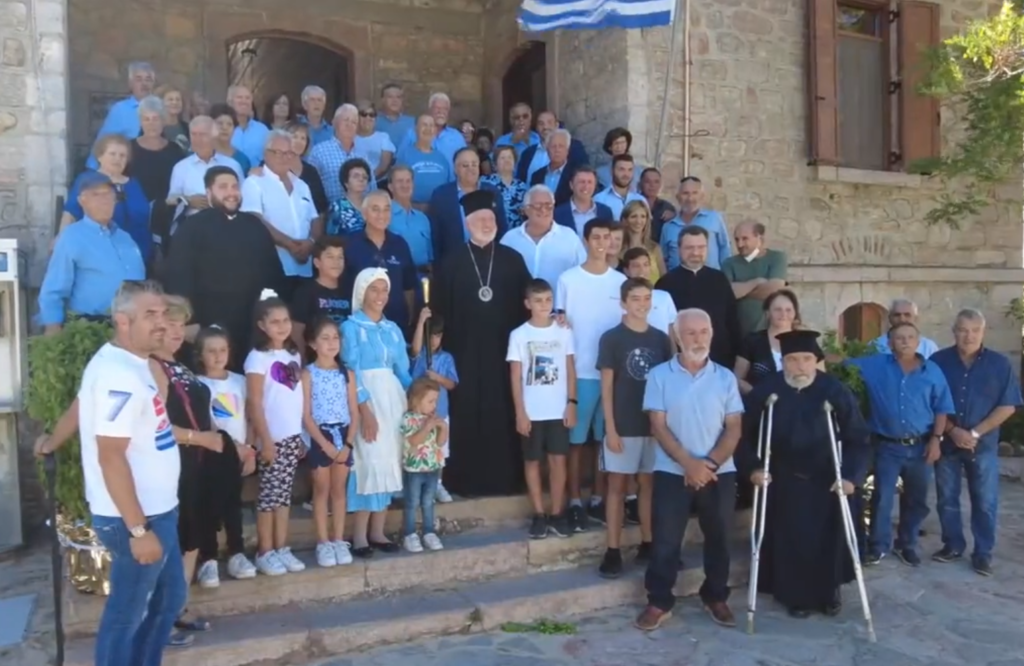 Xίος: Θερμή υποδοχή στον Αρχιεπίσκοπο Αμερικής στο Βίκι, το χωριό καταγωγής του (BINTEO)