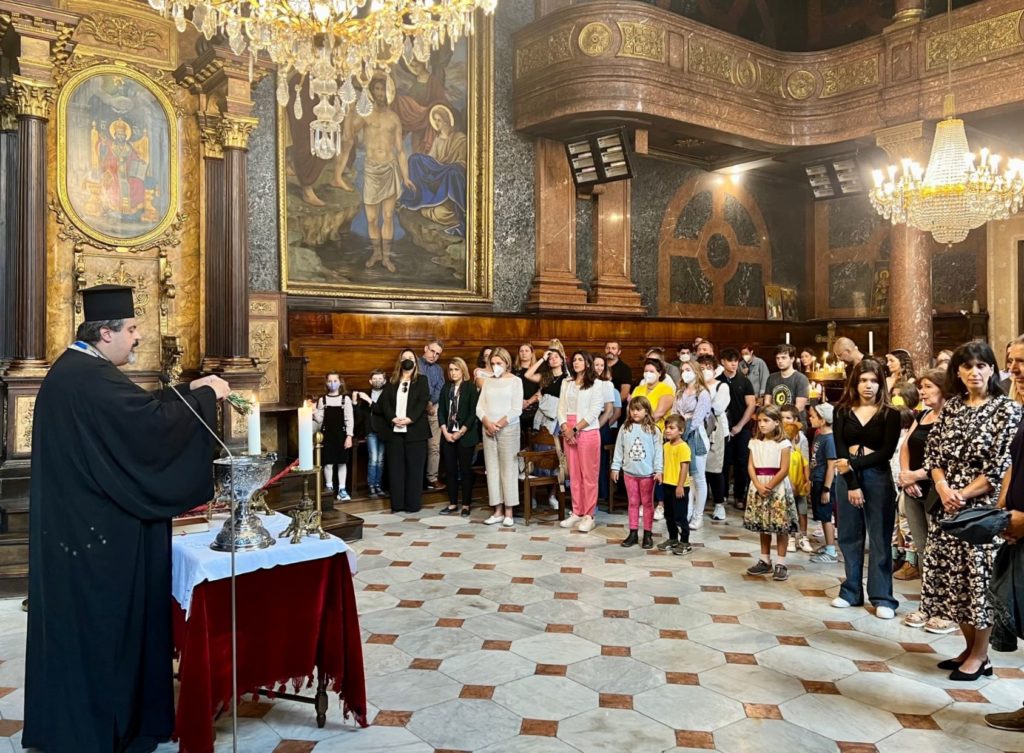 Blessing accompanies new academic year at Greek Nat’l School in Vienna