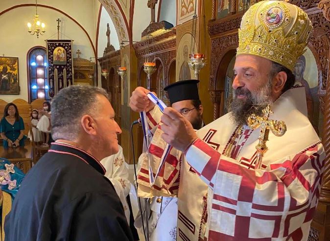 Βράβευση του Πρωτοψάλτη του Μητροπολιτικού Ναού Θήρας Νικόλαου Βαρβαρήγου