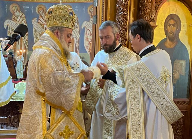 Χειροτονία διακόνου από τον Μητροπολίτη Κιτίου