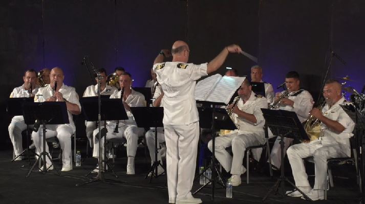 Μουσικό ταξίδι με την μπάντα του Πολεμικού Ναυτικού σήμερα στην pemptousia.tv