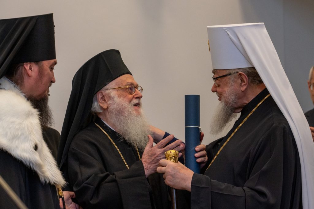 KRYEPISKOPI ANASTAS – DOKTOR NDERI I AKADEMISE SE KRISHTERE TE VARSHA VES