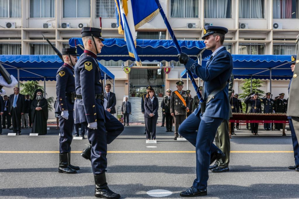 Τα ξίφη σε 60 νέους αξιωματικούς της ΣΣΑΣ απένειμε η Πρόεδρος της Δημοκρατίας