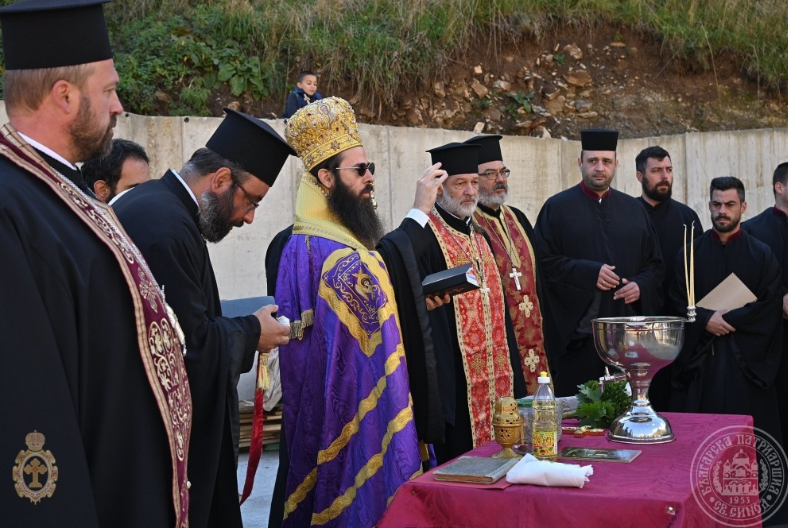 Полагане на основен камък за храм „Св. вмчк Георги“ в с. Забърдо