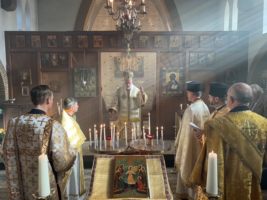 Metropolitan of Belgium Athinagoras officiates at Divine Liturgy at The Hague