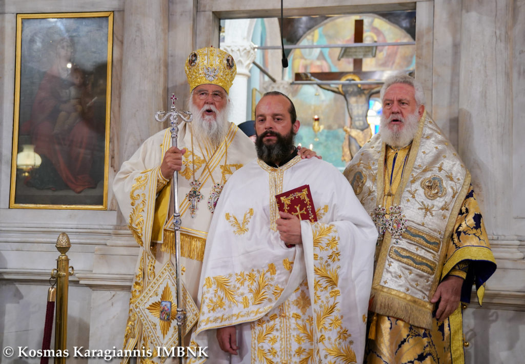 Χειροτονία Πρεσβυτέρου και Χειροθεσία Αρχιμανδρίτη στην Ι.Μ. Κερκύρας (ΦΩΤΟ)