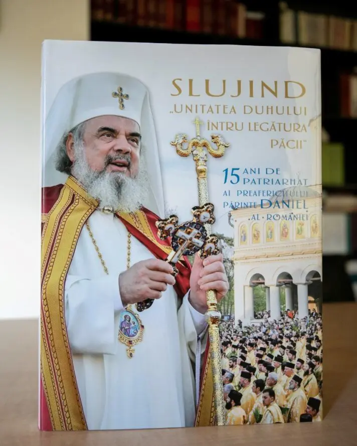 15 ani de patriarhat prezentați în imagini și cuvinte într-o publicație aniversară a Editurii Basilica