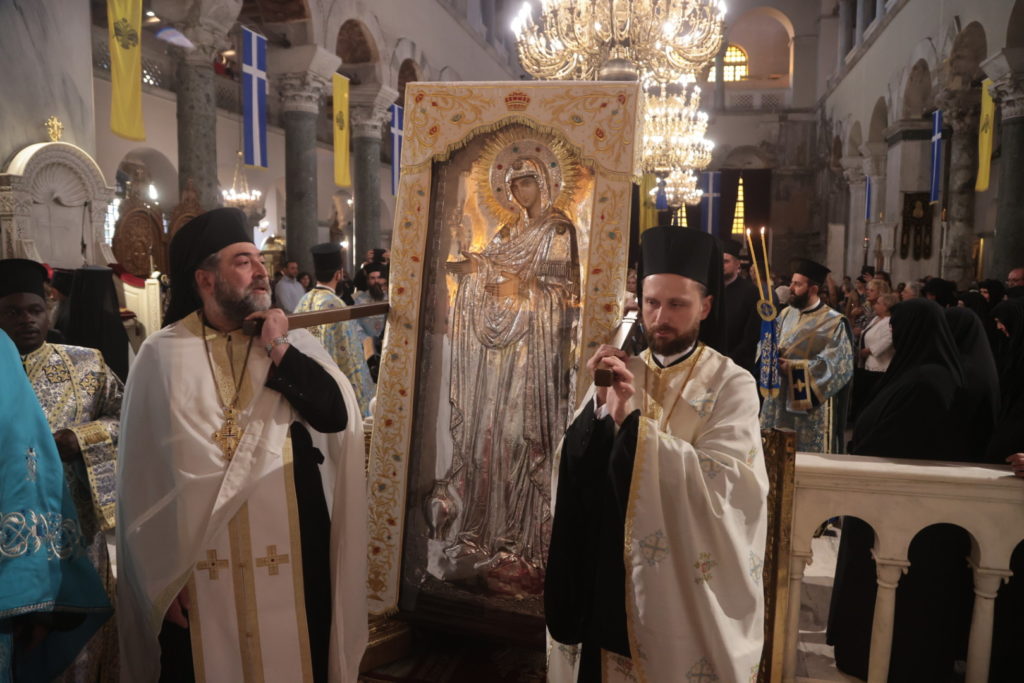 Η Θεσσαλονίκη υποδέχθηκε την Ιερά Εικόνα της Παναγίας της «ΓΕΡΟΝΤΙΣΣΗΣ» από το Άγιον Όρος (ΦΩΤΟ)