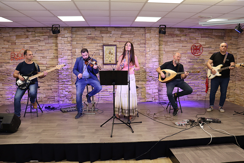 Μουσική βραδιά με την Βούλα Ρεφενέ και τους Θαλασσινούς Ταξιδευτές στο «ΕΝΟΡΙΑ εν δράσει…»