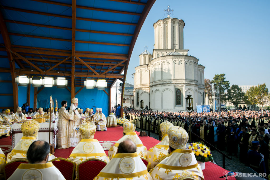 VIDEO: Sfânta Liturghie la Catedrala Patriarhală de sărbătoarea Sfântului Dimitrie cel Nou