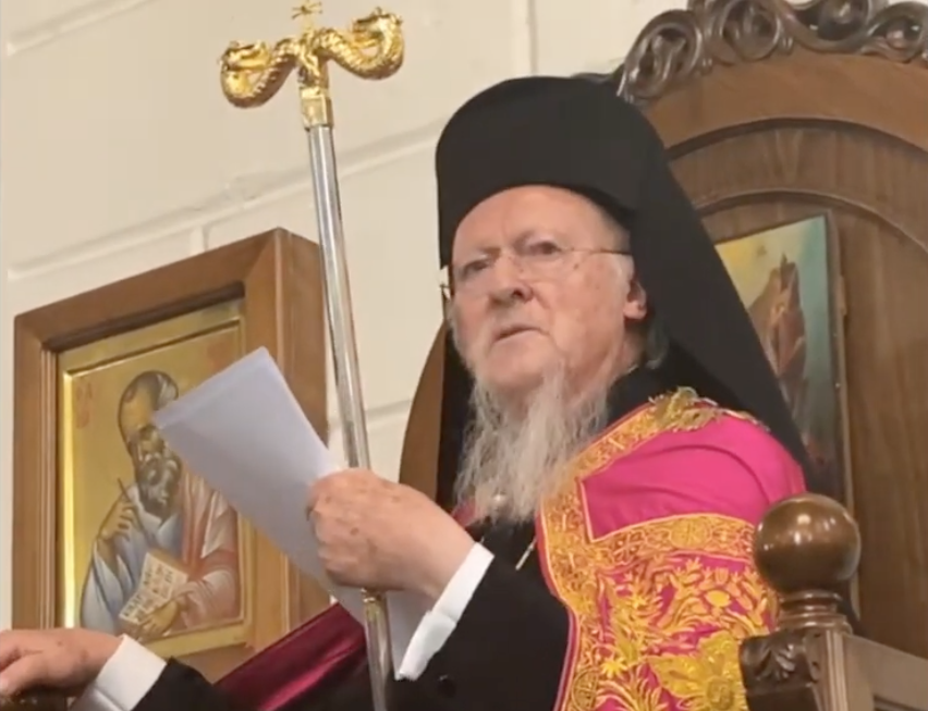 Σμύρνη: Πατριαρχική χοροστασία με συμβολισμούς και αναφορές στη Μικρασιατική Καταστροφή