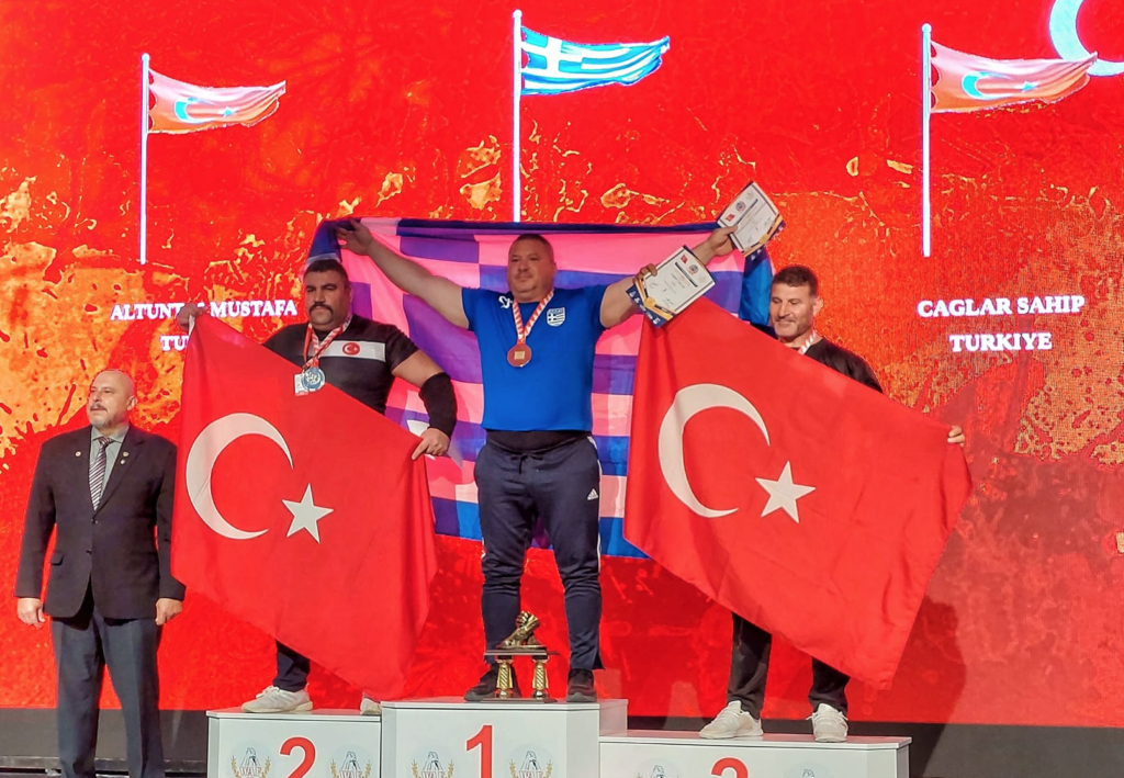 Οι Τούρκοι διέκοψαν τον Ελληνικό εθνικό ύμνο στην απονομή του παγκόσμιου πρωταθλητή Γ. Χαραλαμπόπουλου (BINTEO)