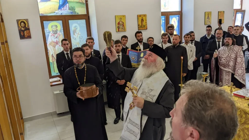 La începutul anului universitar Mitropolitul Banatului a sfințit capela Facultății de Teologie din Timișoara