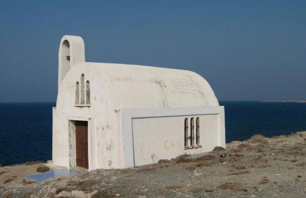 Κερύνεια: Μετέτρεψαν σε σκουπιδότοπο τον ναό του Αγίου Φανουρίου