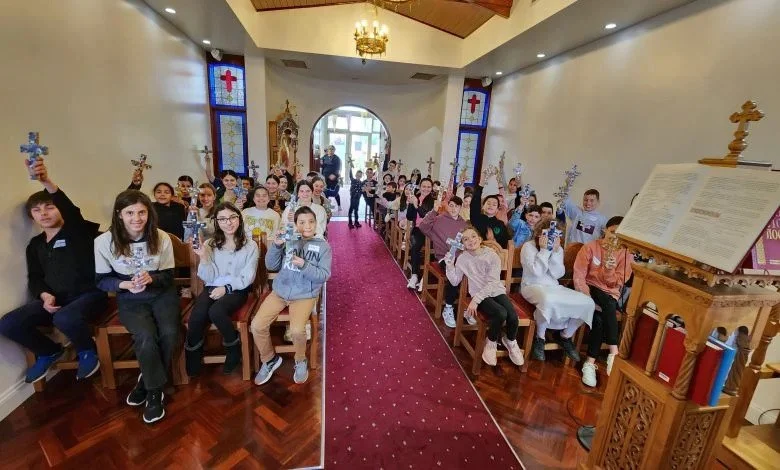 Adelaide: Children introduced to the art of mosaics at St Panteleimon’s Parish, Glenelg